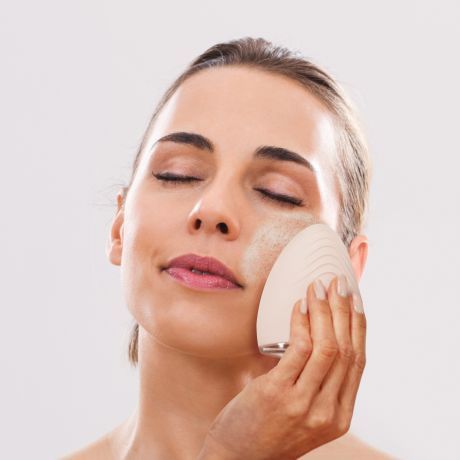 Силиконовая щетка для умывания Blossom